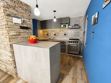 VENTA vivienda familiar con Departamento