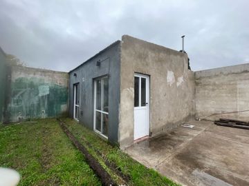 VENTA vivienda familiar con Departamento