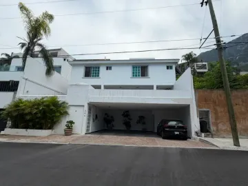 Casa en venta en Colonial de la Sierra en San Pedro Garza García