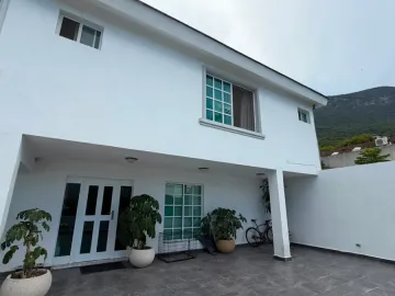 Casa en venta en Colonial de la Sierra en San Pedro Garza García