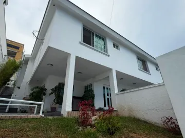 Casa en venta en Colonial de la Sierra en San Pedro Garza García