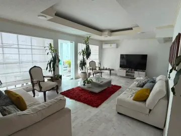 Casa en venta en Colonial de la Sierra en San Pedro Garza García