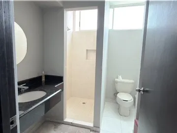 CASA EN VENTA CUMBRES 5o SECTOR
