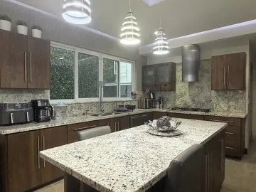 CASA EN VENTA COLORINES
