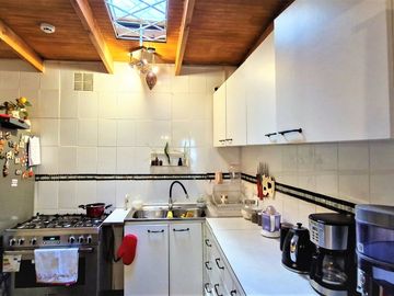Venta de casa de 3 pisos en Viña , GRAN OPORTUNIDAD , emprendedor CREATIVO. 8.900 UF