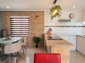 Venta de hermosa parcela de 6.021 m2. con casa y piscina en el tranquilo sector de Lo Rojas, La Cruz. 110 M$.