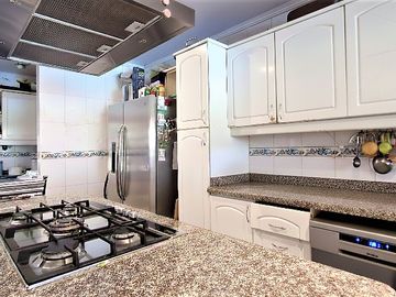 Venta o permuta de preciosa casa de 7 dormitorios en Reñaca, Los Pinos - 19.500 UF