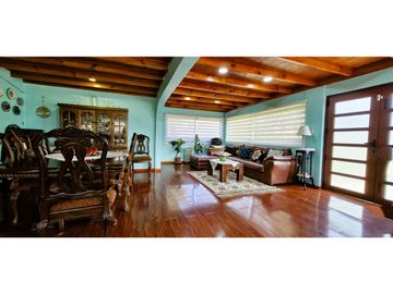 Venta parcela de 18.000 m2., casa, cabaña y galpón, con maquinaria de maestranza, en La Calera. 21.308 UF.