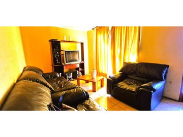 Venta de parcela de 15.000 m2., con casa, quincho y piscina, en Pucalán. 200 M$