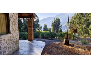 Venta de parcela de 15.000 m2., con casa, quincho y piscina, en Pucalán. 200 M$