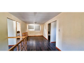 Venta de parcela de 15.000 m2., con casa, quincho y piscina, en Pucalán. 200 M$