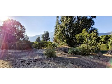 Venta de parcela de 15.000 m2., con casa, quincho y piscina, en Pucalán. 200 M$