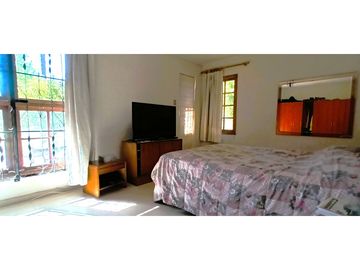 Venta de parcela de 6.000 m2. En San Isidro de Quillota -  casa de 240 m2. 12.036 UF.