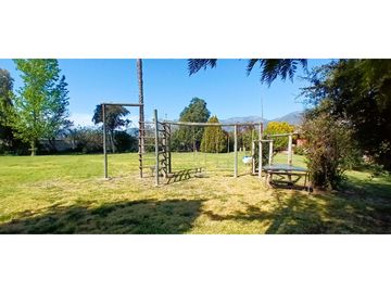 Venta de parcela de 6.000 m2. En San Isidro de Quillota -  casa de 240 m2. 12.036 UF.