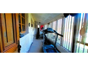 Venta de parcela de 6.000 m2. En San Isidro de Quillota -  casa de 240 m2. 12.036 UF.