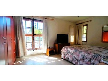 Venta de parcela de 6.000 m2. En San Isidro de Quillota -  casa de 240 m2. 12.036 UF.