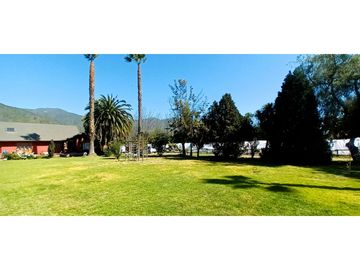 Venta de parcela de 6.000 m2. En San Isidro de Quillota -  casa de 240 m2. 12.036 UF.