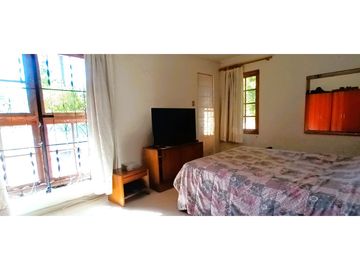 Venta de parcela de 6.000 m2. En San Isidro de Quillota -  casa de 240 m2. 12.036 UF.