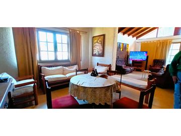 Venta de parcela de 6.000 m2. En San Isidro de Quillota -  casa de 240 m2. 12.036 UF.