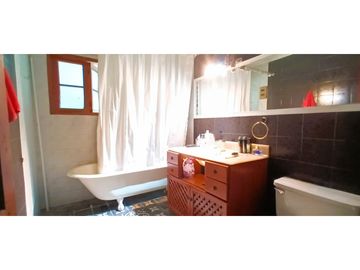 Venta de parcela de 6.000 m2. En San Isidro de Quillota -  casa de 240 m2. 12.036 UF.