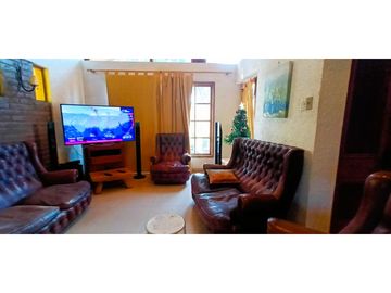 Venta de parcela de 6.000 m2. En San Isidro de Quillota -  casa de 240 m2. 12.036 UF.