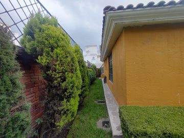 Exclusiva Residencia en venta estilo californiano en Hacienda San José, Toluca.