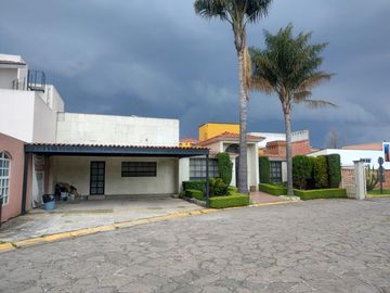 Exclusiva Residencia en venta estilo californiano en Hacienda San José, Toluca.