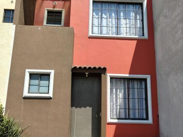 CASA EN VENTA EN TOLUCA FRACCIONAMIENTO LAS BUGAMBILIAS
