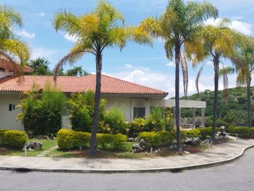 RESIDENCIA DE LUJO EN IXTAPAN DE LA SAL EN GRAN RESERVA GOLF RESORT & COUNTRY CLUB