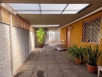 Venta Casa Puente Alto/ Aislada/ Frente a MallPlaza Tobalaba