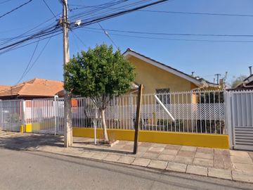 Venta Casa Puente Alto/ Aislada/ Frente a MallPlaza Tobalaba