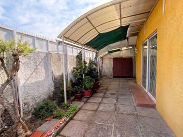 Venta Casa Puente Alto/ Aislada/ Frente a MallPlaza Tobalaba