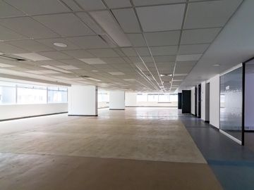 En venta gran oficina en Ciudad del Río
