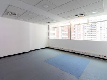 En venta gran oficina en Ciudad del Río