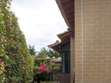 Casa campestre en el Retiro conjunto cerrado