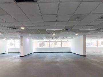 En venta excelente oficina en Ciudad del Río