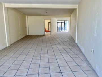 OFICINA O CONSULTORIO EN RENTA - Av. Lic. Benito Juárez García,Metepec