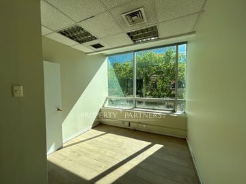 Muy luminosa oficina Ciudad Empresarial, Huechuraba.