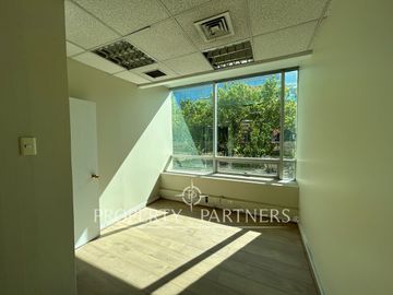 Muy luminosa oficina Ciudad Empresarial, Huechuraba.