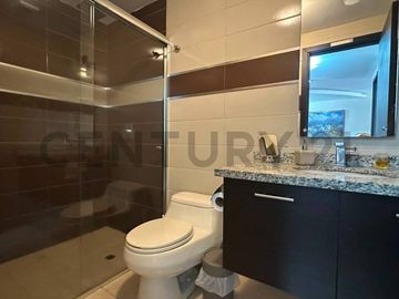 Vendo linda suite en la Shyris y Rusia
