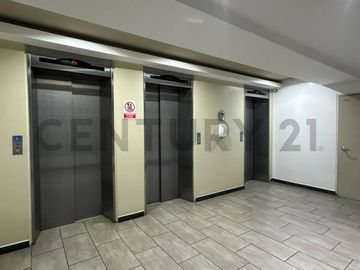 Vendo linda suite en la Shyris y Rusia
