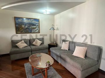 Vendo linda suite en la Shyris y Rusia