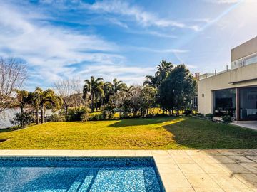 Alquiler AMOBLADO | CASA A LA LAGUNA | 5 AMBIENTES c/dependencia | Barrio San Marco | JARDÍN, PILETA, PARRILLA, GALERÍA, TERRAZA