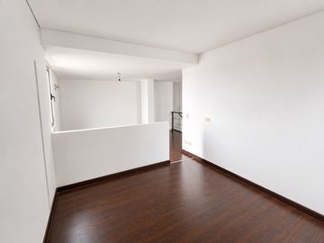 Dúplex en alquiler en Acassuso | Cochera + Pileta