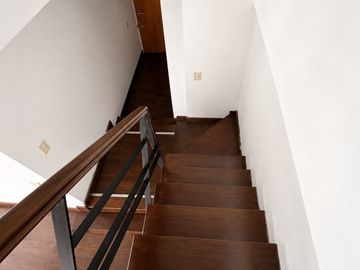Dúplex en alquiler en Acassuso | Cochera + Pileta