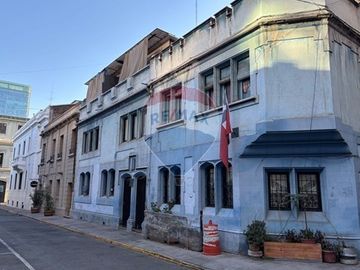 EDIFICIO COMERCIAL EN LA MONEDA, SANTIAGO