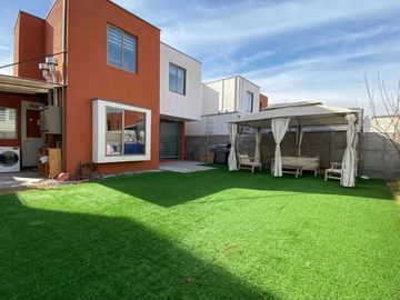 Tu Hogar en Huechuraba: ¡Cómodo y Moderno! Uf 7865