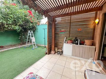 Casa en Venta en Santa Marta de Huechuraba 6950