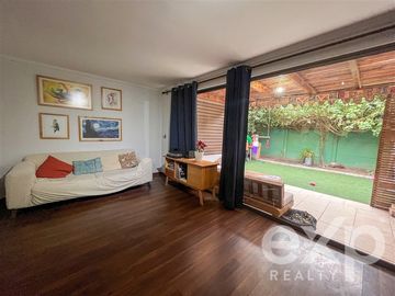 Casa en Venta en Santa Marta de Huechuraba 6950