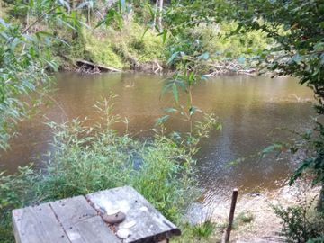 PARCELA CON CASA Y ORILLA DE RÍO EN CARRICO